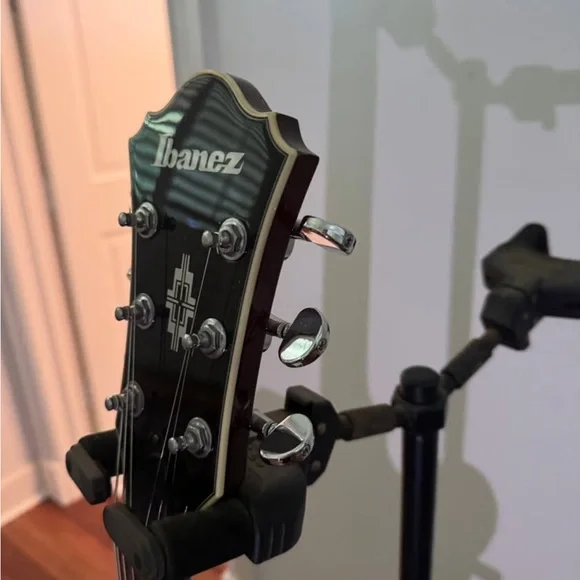 This is an Ibanez Artcore AS73 - Picture 4 of 6